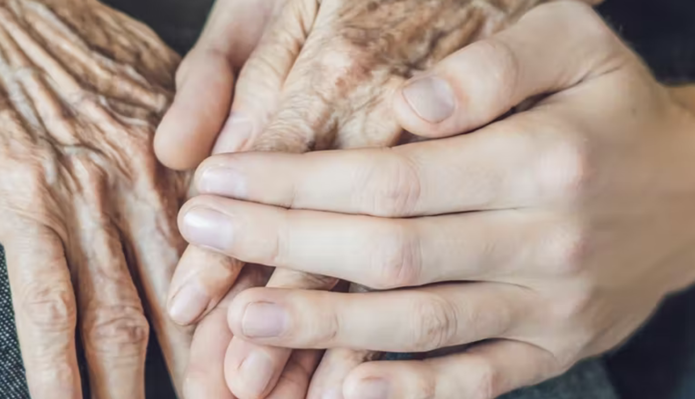 Cuidar a las personas cuidadoras debería convertirse en una prioridad